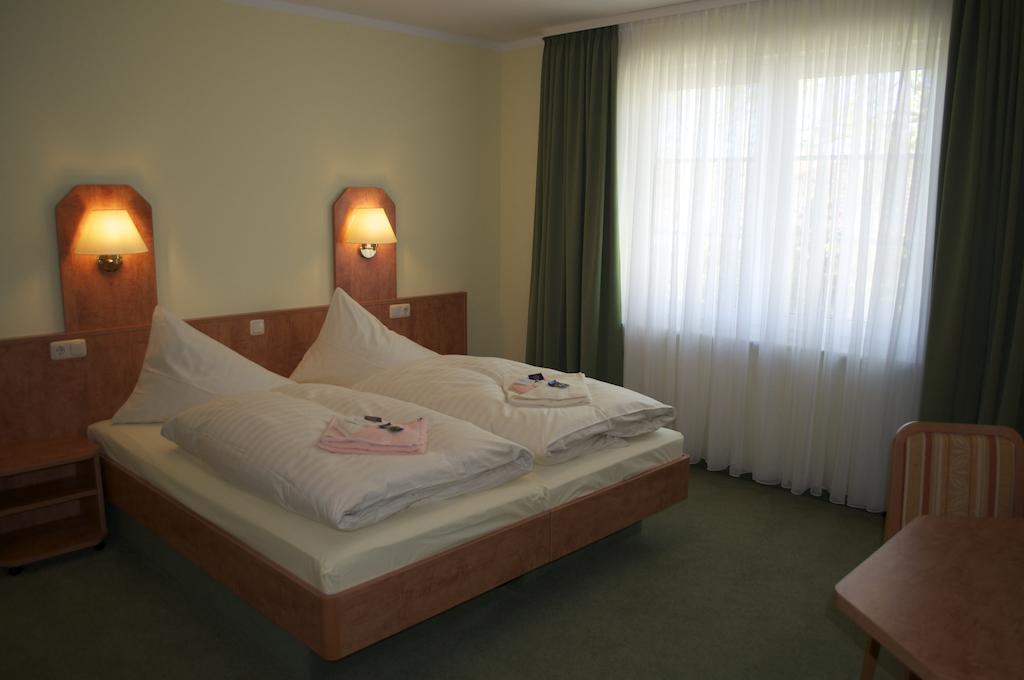 Gasthof&Pension Zum Himmel Rubenow Zimmer foto